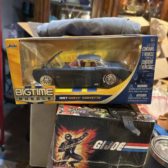 Jada Toys Bigtime Muscle 1957 Chevy Corvette 1:24 Scale Diecast Car